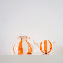 Load image into Gallery viewer, Deev Decanter in Orange
