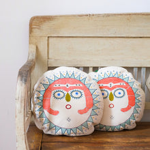 Load image into Gallery viewer, Sun Lady Cushion Coral

